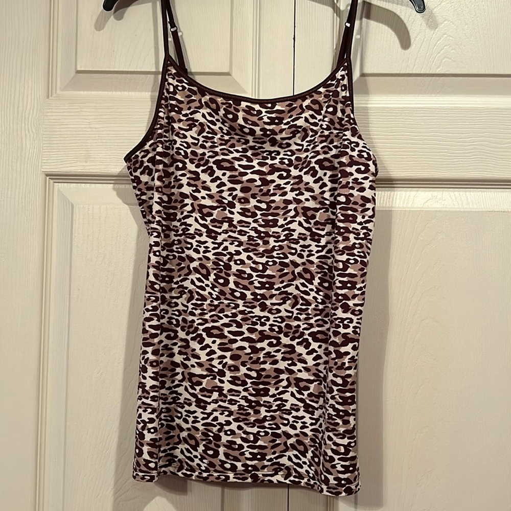 Vanity Fair -  XL - Leopard Print Adjustable Strap Cami.  78% Nylon, 22% Spandex